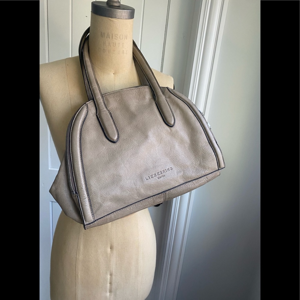Liebeskind Berlin leather crossbody bag - Picture 3 of 16